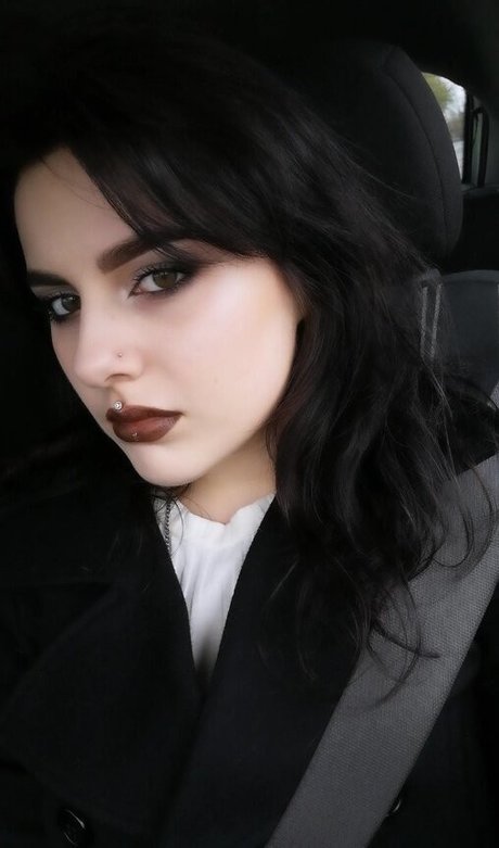 From Russia With Love actrice libre galerie