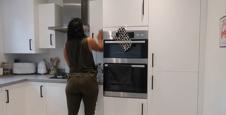 Leila Berisha art étoile galeries