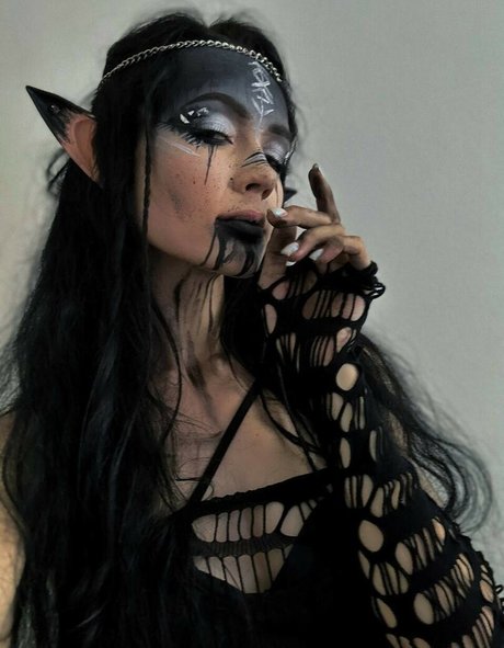 B u l o c h k a jolie actrice galeries