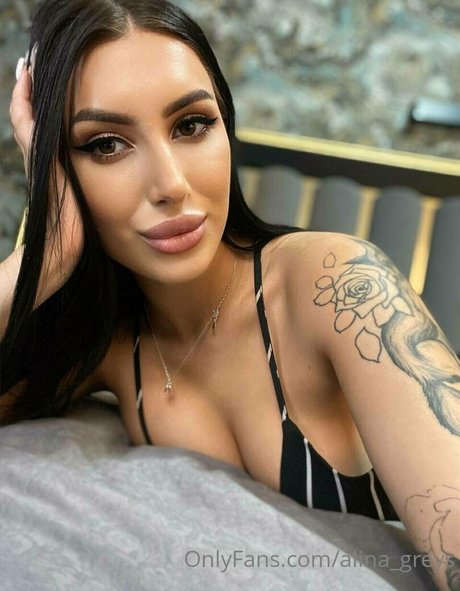 petite blonde onlyfans adulte érotique image