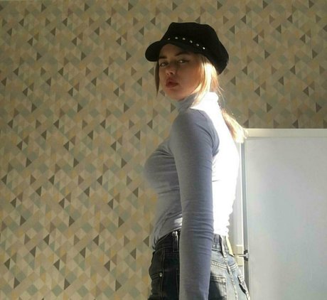 sandrateeny actrice de nus photo