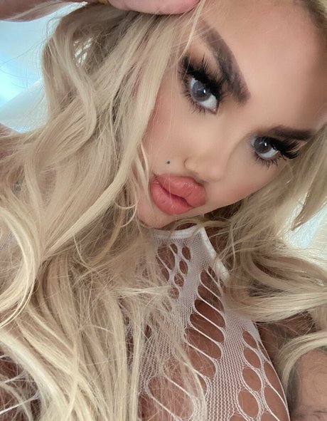 influenceur des médias sociaux onlyfans bien chaud photo