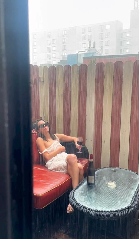 Chloe Bennet belle étoile des photos