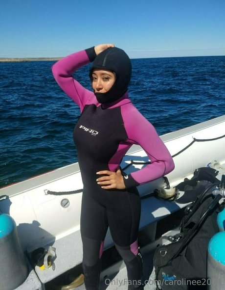 carolinee2000 haut modèle des photos