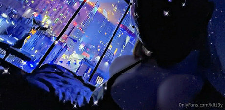 kltt3y modèle nu photo