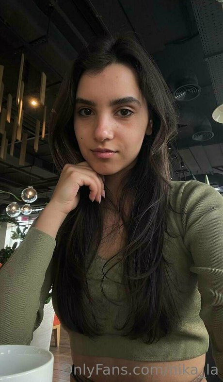 nika la jolie star du porno des photos