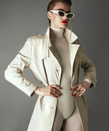 Wallis Day star érotique photo