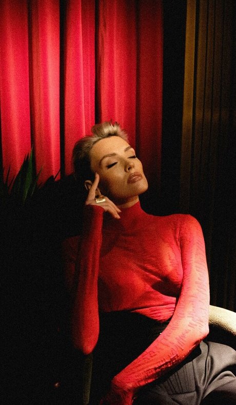 Wallis Day étoile xxx collection