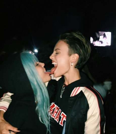 Wallis Day actrice pornographique galeries