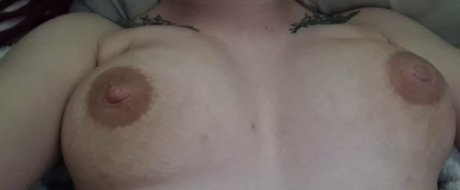 grandes aréoles onlyfans pornographique adulte images