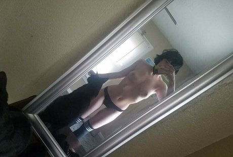 xmidnight cherriesx actrice chaude galeries