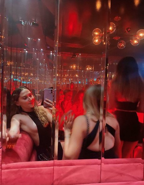 Lilly Breton actrice adulte galeries