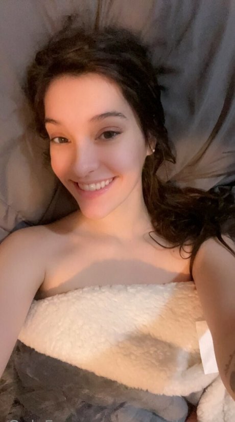 Imaprilmaexo actrice artistique collection