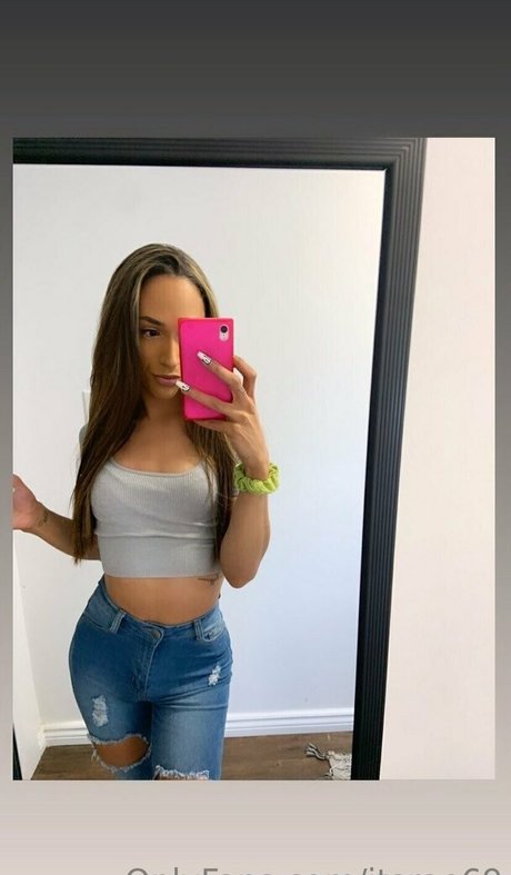 ItsRae69 modèles nus galerie