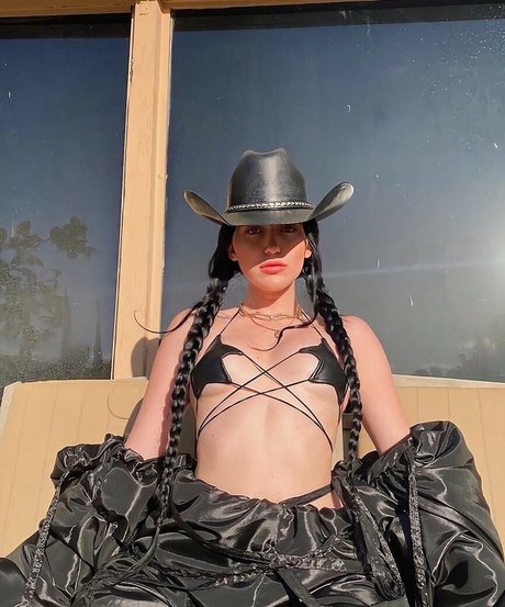 Noah Cyrus nus de stars du porno galerie