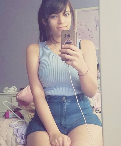 milf blonde aux courbes onlyfans belle gratuite galeries