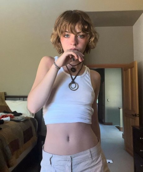 Hadley Nelson modèle sexy des photos