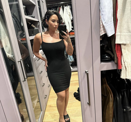 Demi Lovato star du porno de haute qualité img