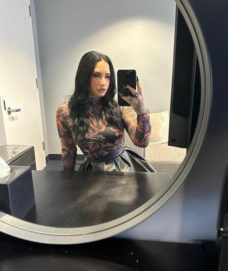 Demi Lovato star du porno parfaite img