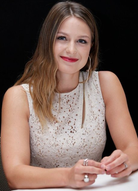 Melissa Benoist star pornographique photos