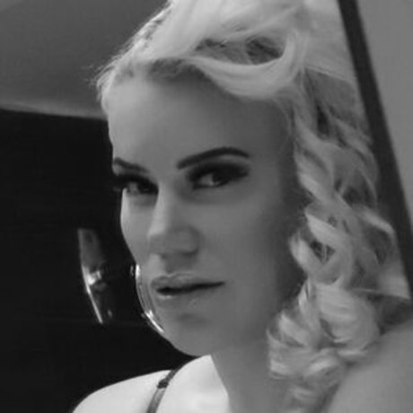 Taya Valkyrie étoile parfaite galerie