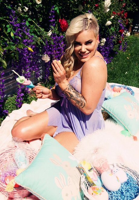 Taya Valkyrie star du porno chaude galeries