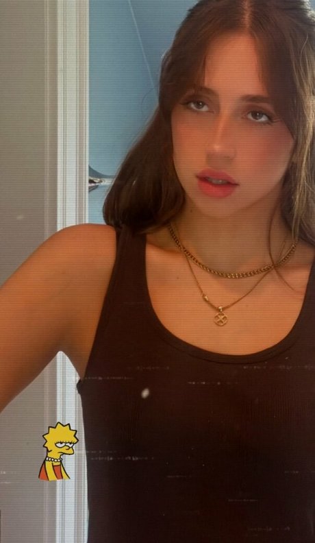 Tate McRae modèle magnifique galeries