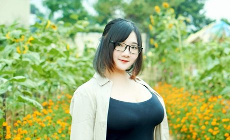 Ai Melody27 étoile nue des photos