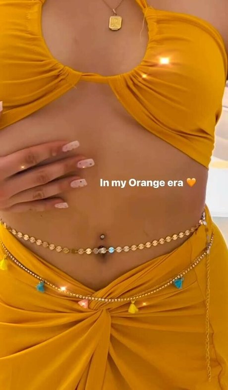 AlaiaJeanneau modèle chaud photo