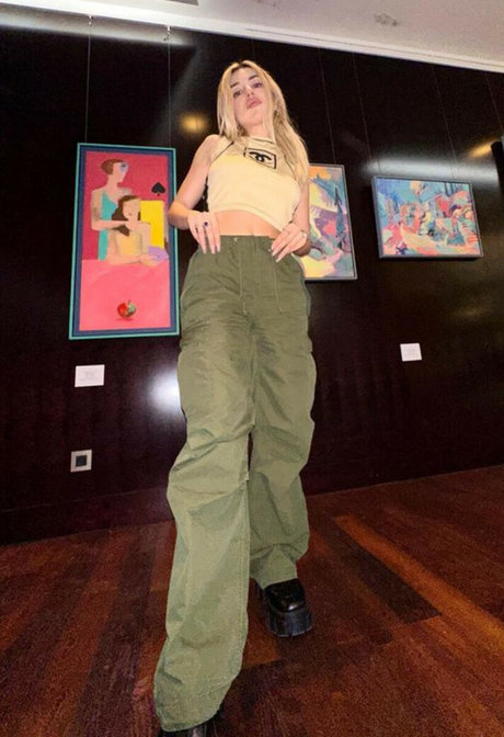 Ava Max étoile exclusive collection