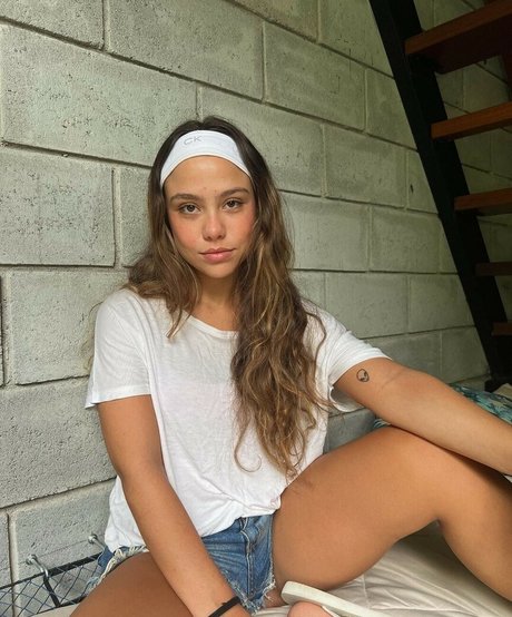 Bruna Carvalho étoile magnifique galerie