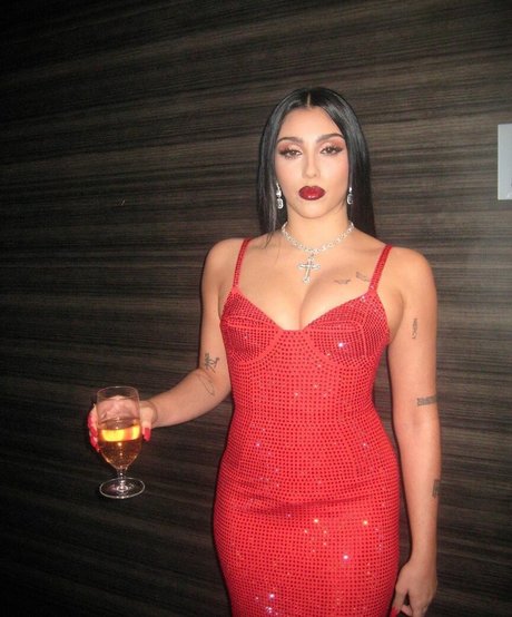 Lourdes Leon modèle magnifique galerie