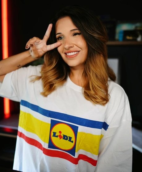 Cadaea haut modèle des photos