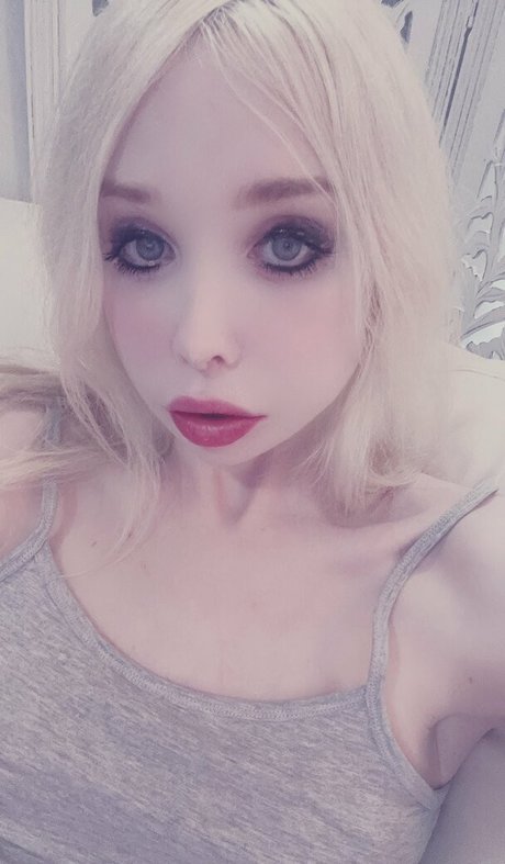 Sarina Valentina modèle photo