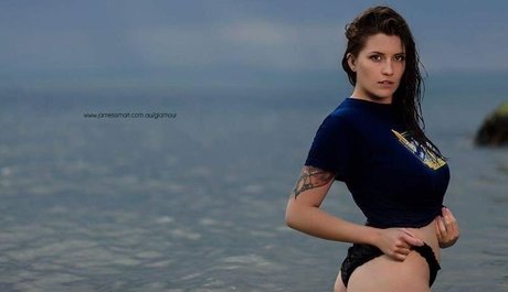 Chloe Maddren étoile nue photo