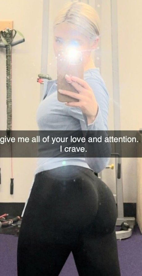 filles dentraînement uniquementfans haut nu image