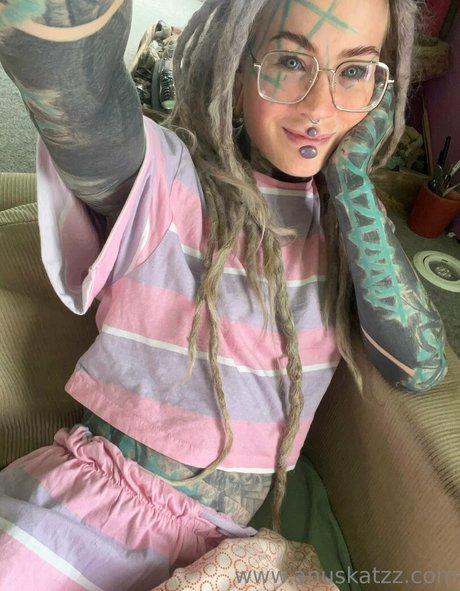 belle ladyboy onlyfans chaud archive