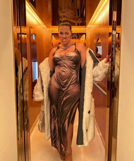 blonde transexuelle onlyfans xxx haut photos