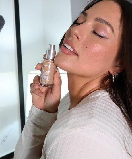 Ashley Graham star du porno hd photos