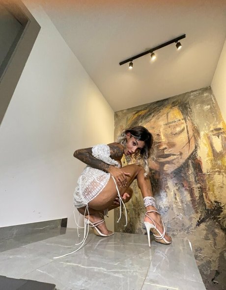 sweetlaurasaenz actrice libre des photos