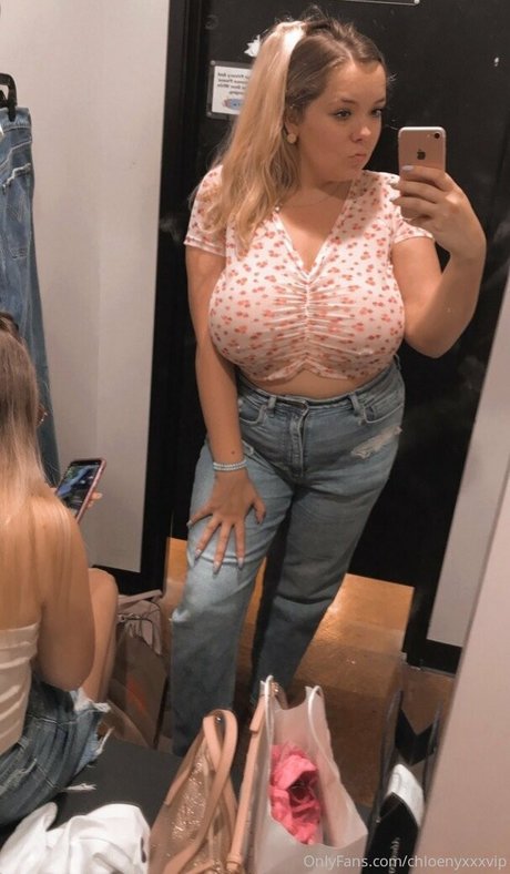 chloenyxxxvip étoile de l'art galeries