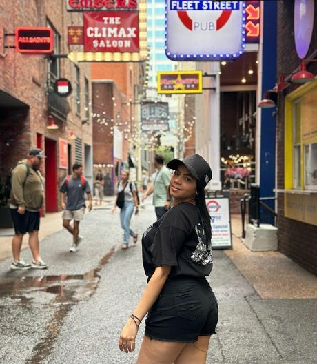 Luisianny Rondon star du porno chaud img