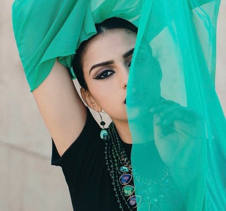 Mays Benatti meilleure star du porno image