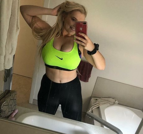 Casey Leigh star pornographique image