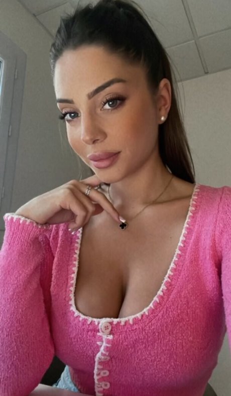 Bella mnz haut modèle photos