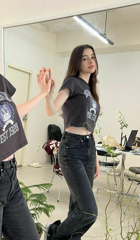 Dasha Taran star du porno érotique images