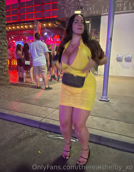 therealshelby xo étoile sexy photo