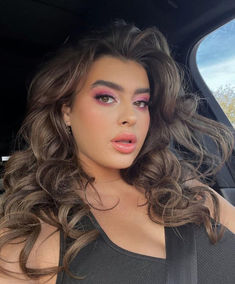 Kalani Hilliker nus star du porno des photos