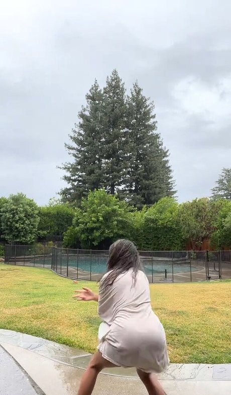 Isabela Merced modèle chaud archive