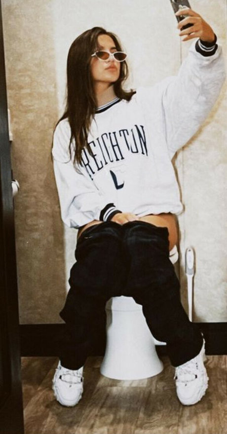 Isabela Merced star du porno adulte des photos